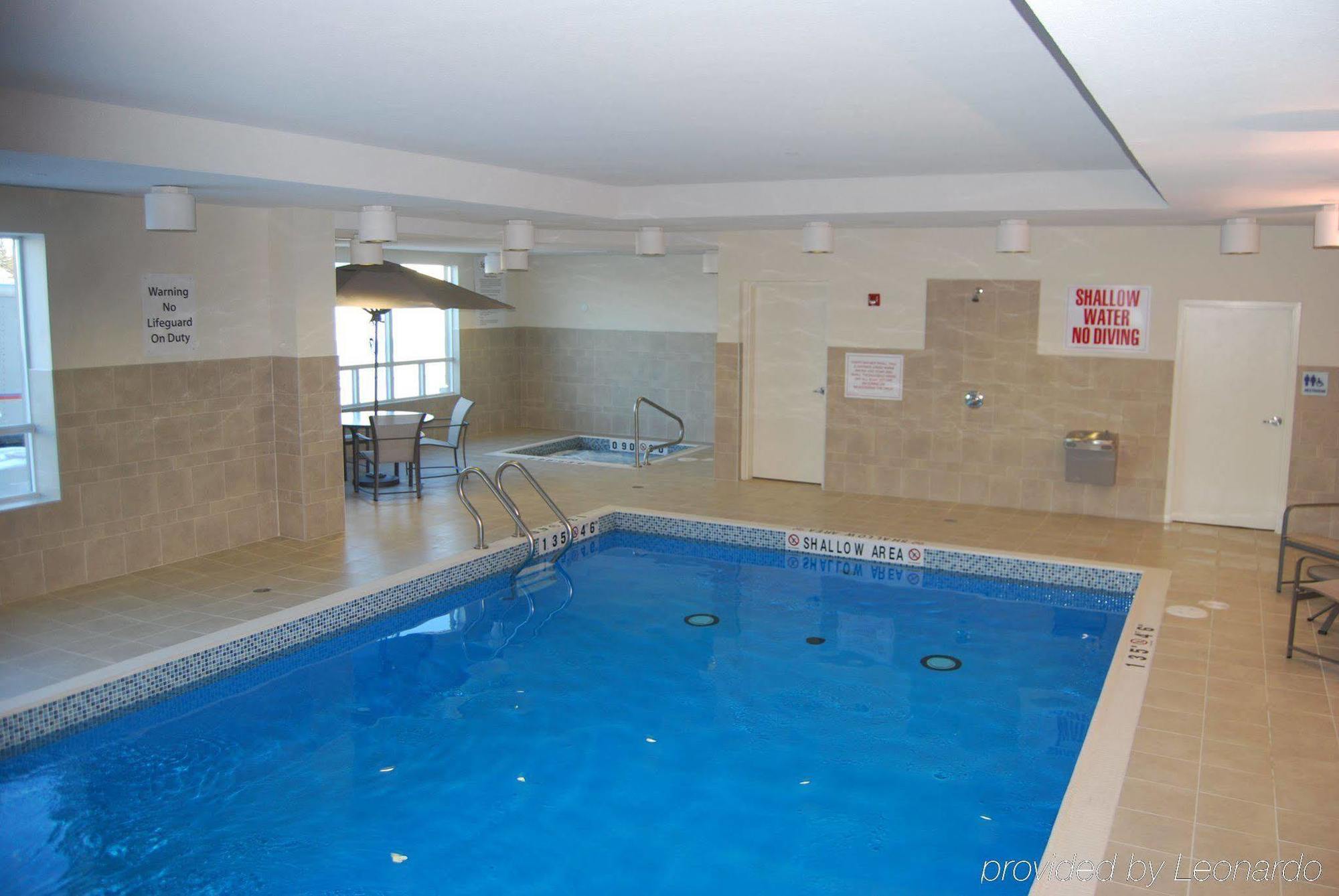 Holiday Inn Express & Suites New Liskeard Eksteriør billede